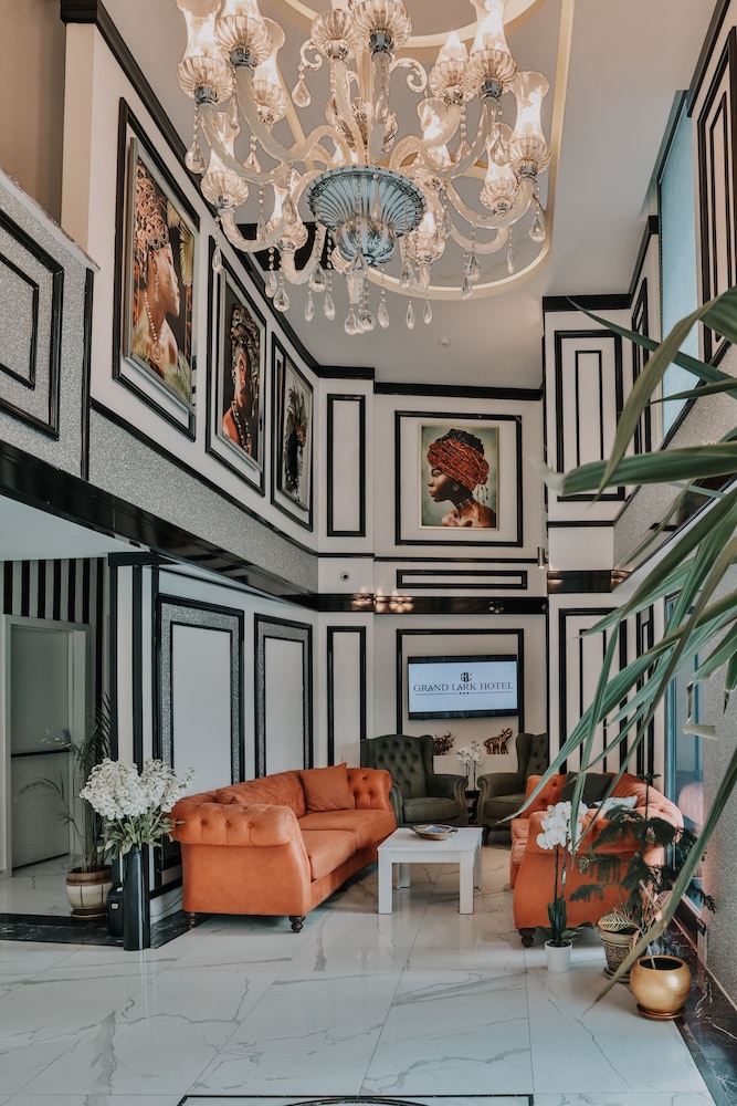 Grand Lark Otel - Image 9