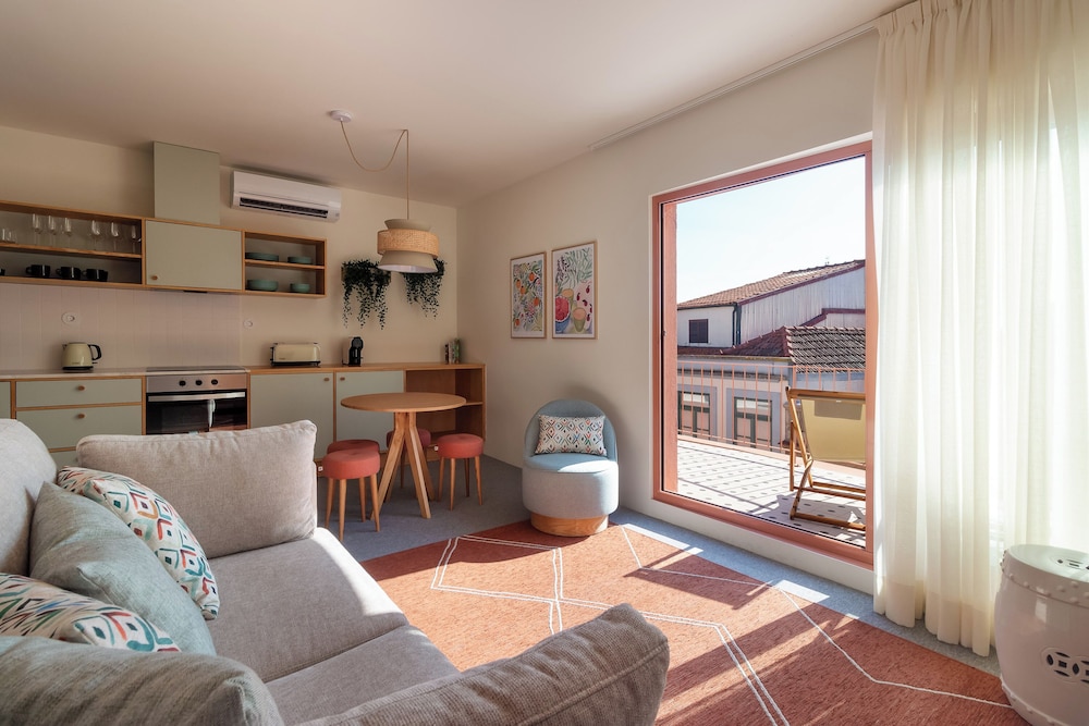 Alegr3 · Trendy & Charming Apartment