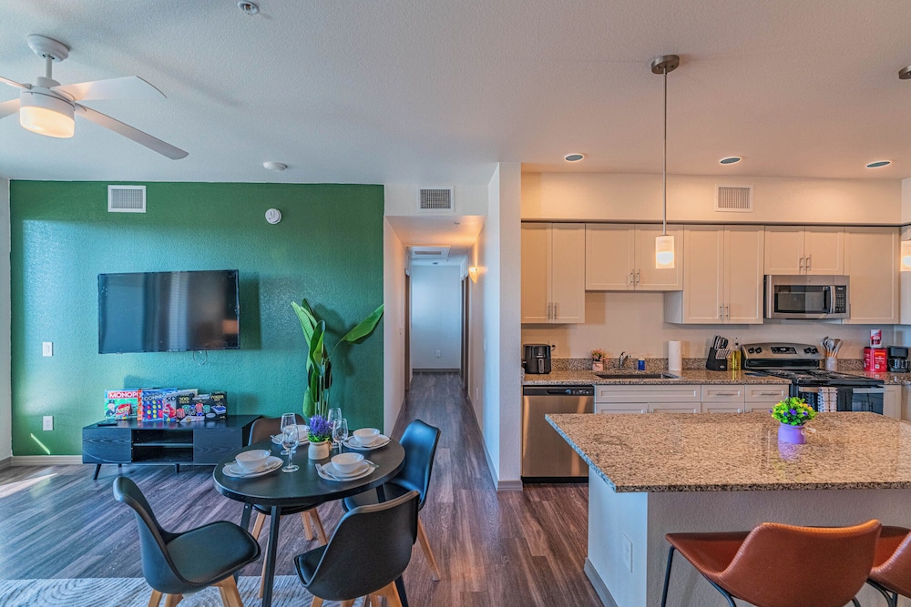 ROVE LIVING/KL - Cardinal 95