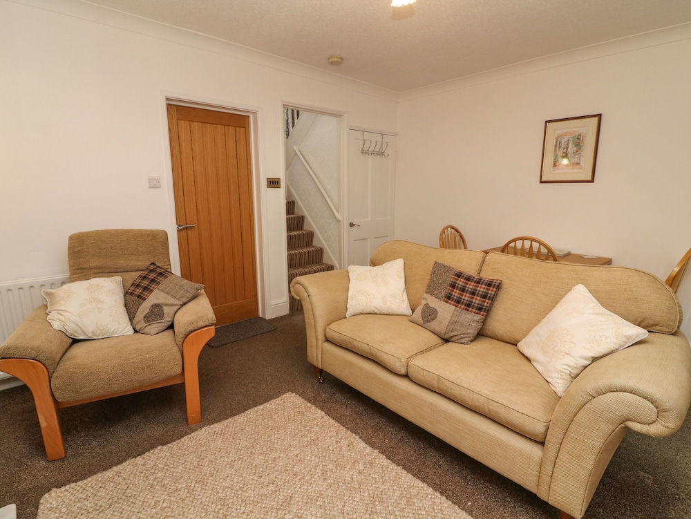 Town Cottage view 4