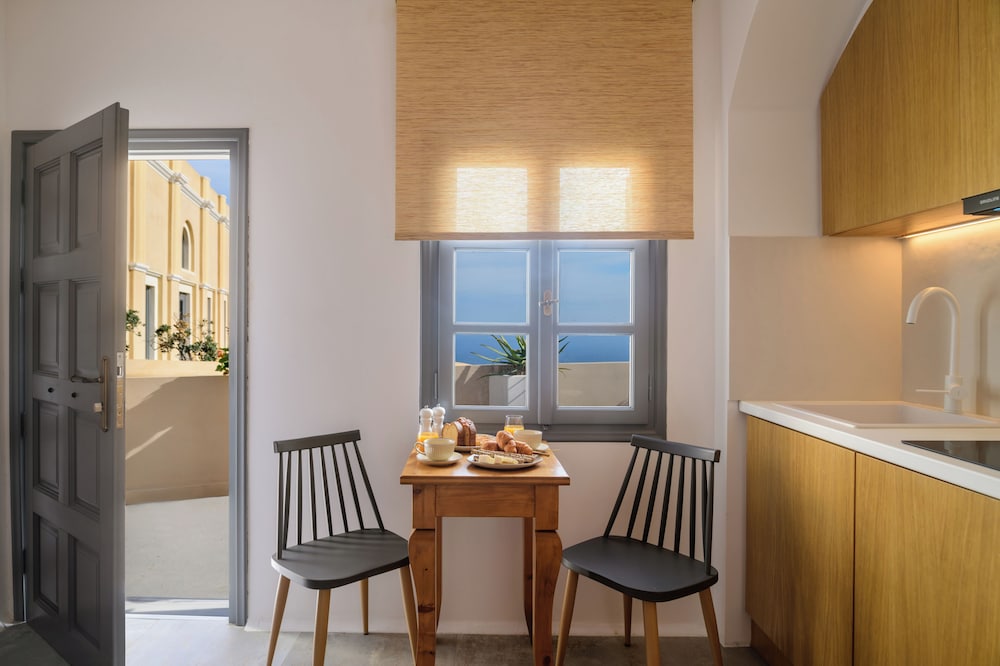Themis Goddess Cave Suites
