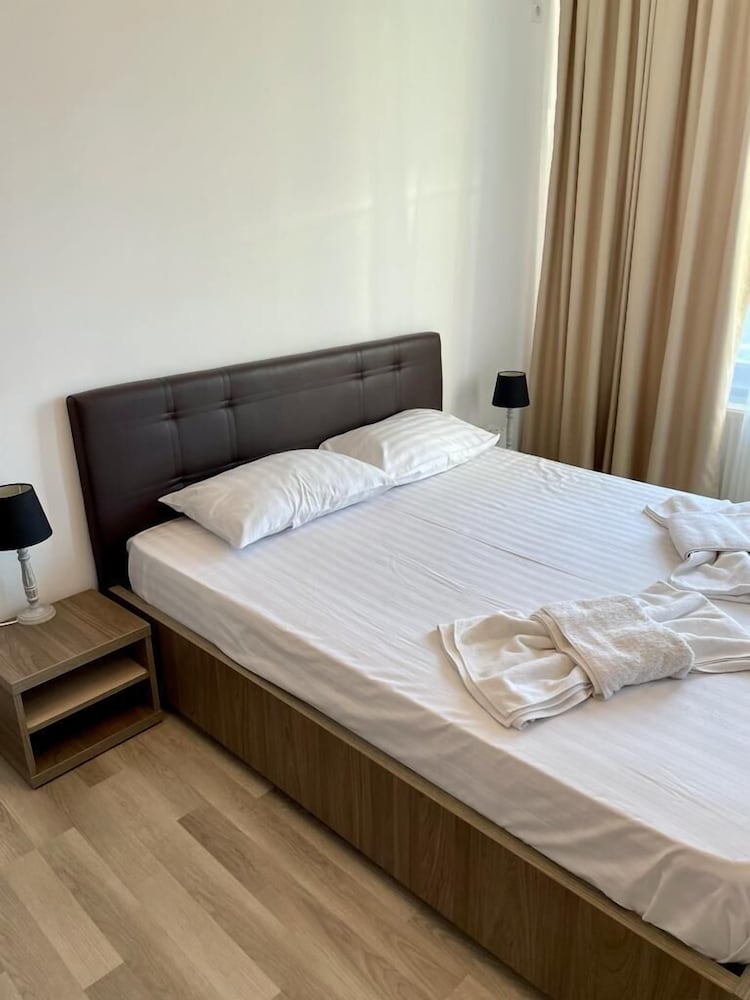 Infinity Summerland Apartment