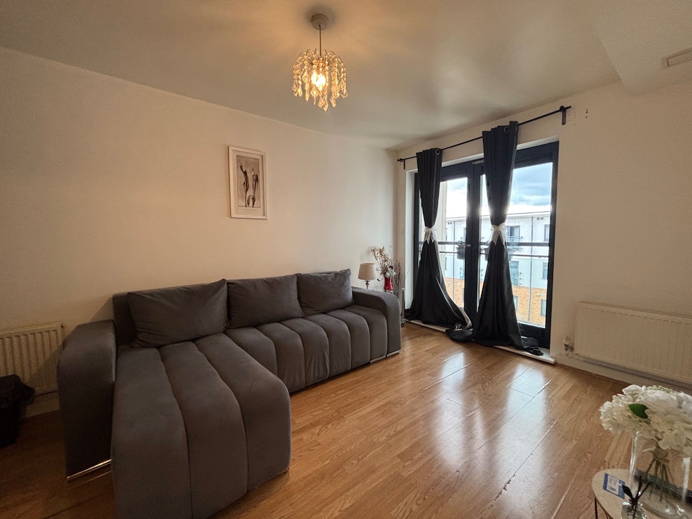 Pet Friendly - 4 Guests - Free Parking