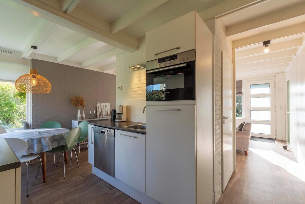 Bungalow in Sint Maartenszee Near Beach