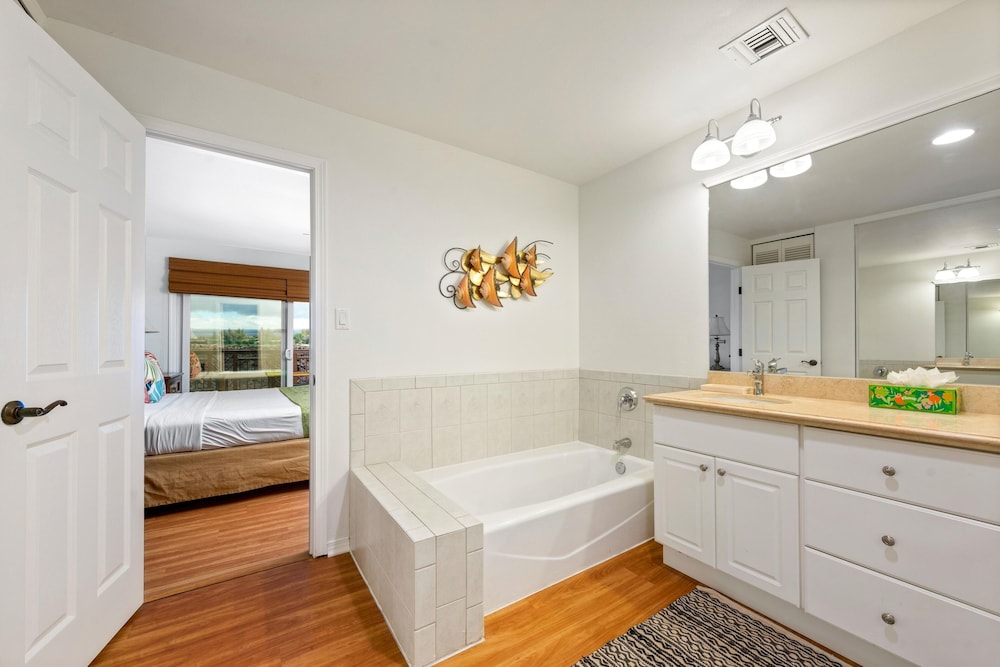 Big Island Waikoloa Colony Villas 1704 2 Bedroom Condo