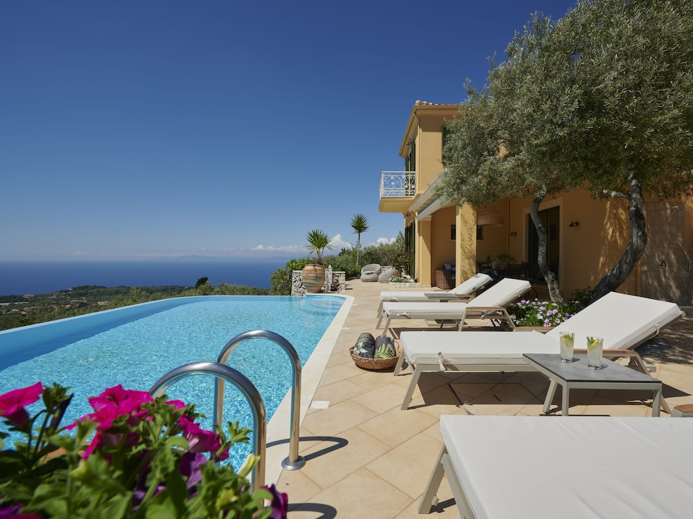 Art Blue Villas