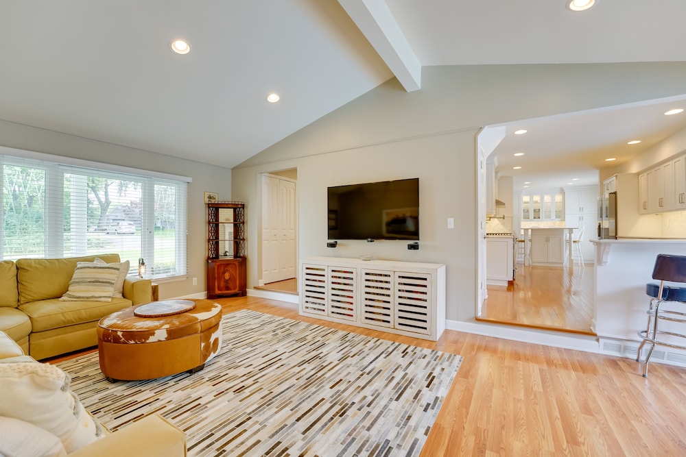 Luxurious Bloomfield Hills Oasis w/ Pool & Spa!