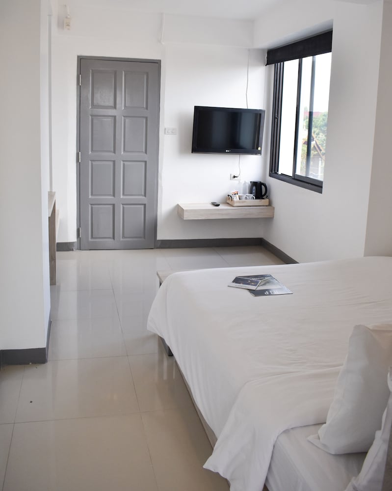 Loyy Hotel - Hostel