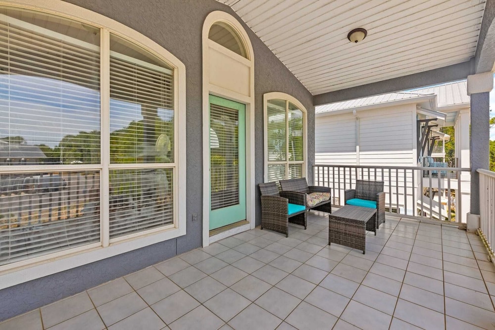 Walk to Santa Rosa Beach Private Pool, Balcony, and Coastal Views