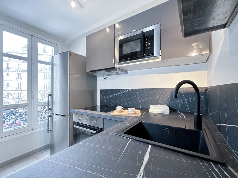 1625 Ternes