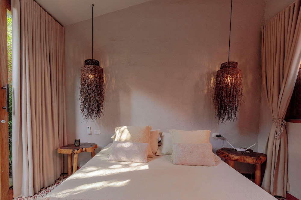 LAS DUNAS BEACH HOUSE