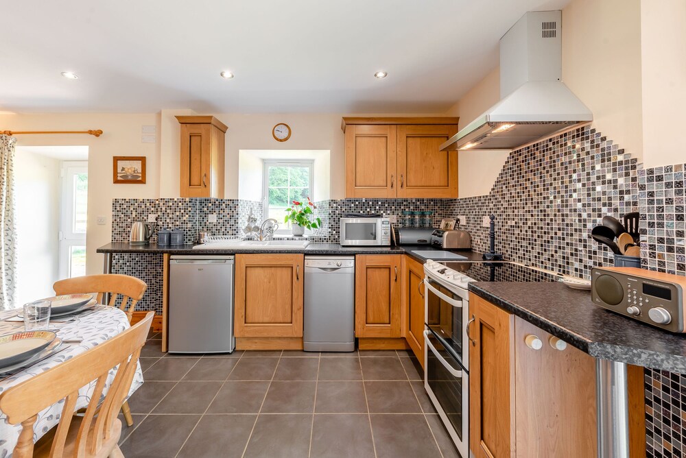 Cwmdu Cottage view 4