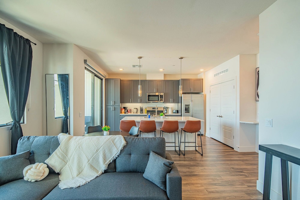 ROVE LIVING/KB - Scottsdale Grand