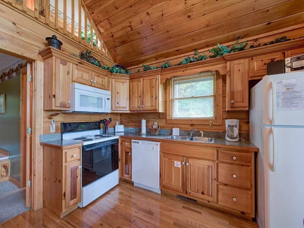 Cub's Cove by Jackson Mountain Rentals view 4