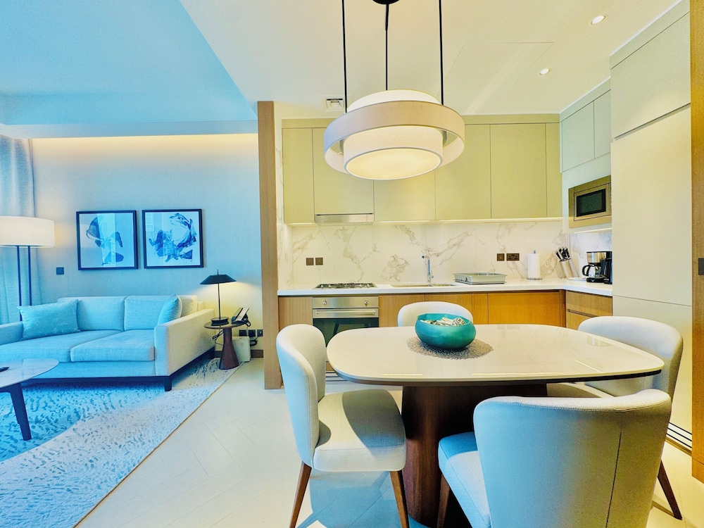 Venduras -Majestic Luxe 2BR Address Opera