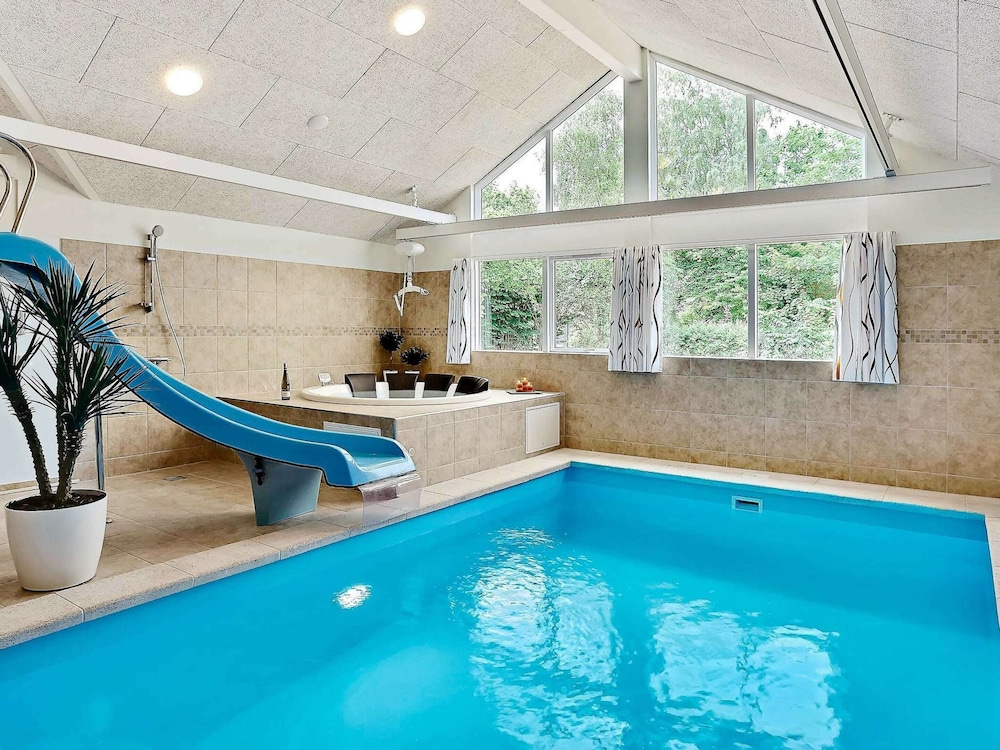 Pet Friendly Holiday Home in Dronningmølle near Sea view 2