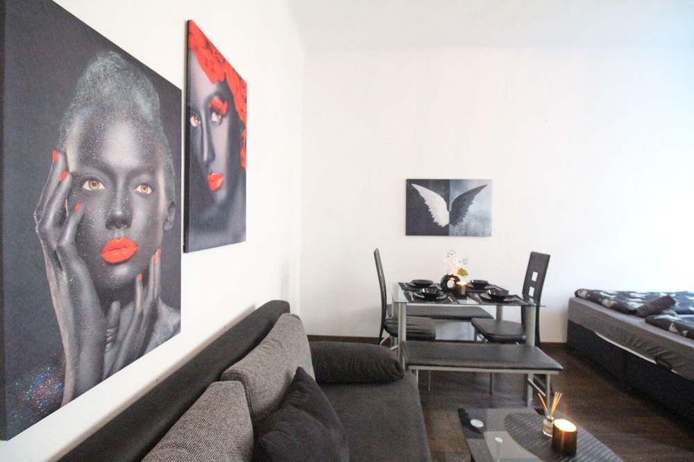 Premium 1BR Stay for 5 Prime Location