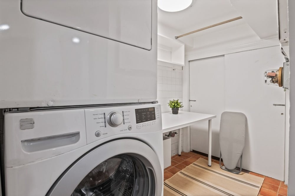 Adelphi I 3BR Ft Greene w Backyard Patio Porch
