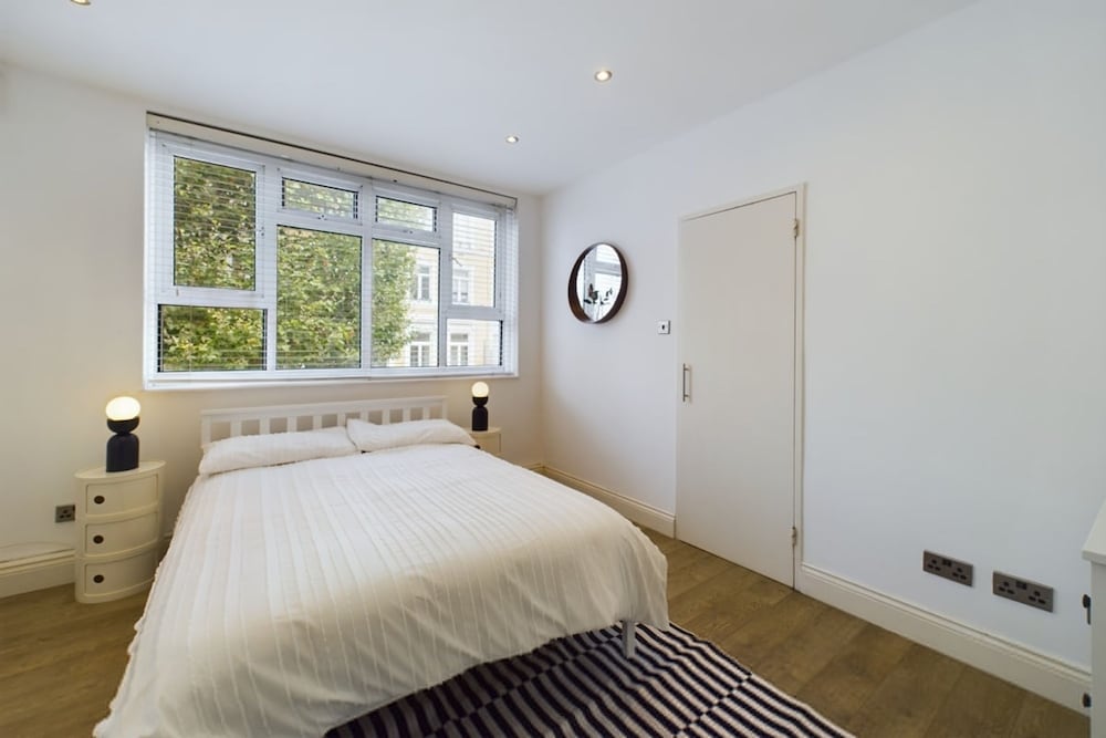 The Earl s Court Hideaway - Warm 3bdr House