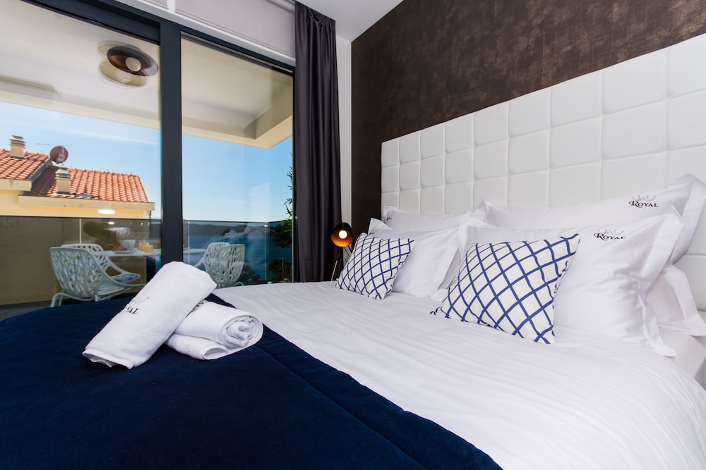 Luxury Apartments Royal M with Pool