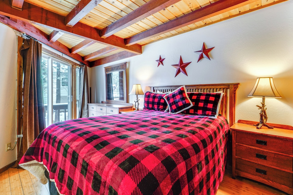 Shuttle to Slopes: Northstar Gem w/ Hot Tub Access