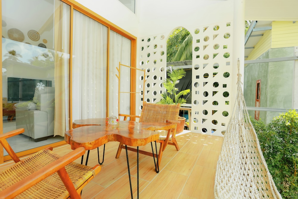Rock & Lune Boutique Villas