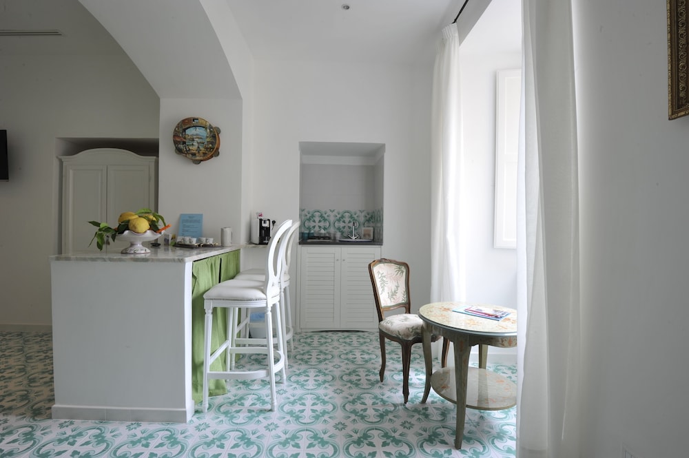 Surriento Suites