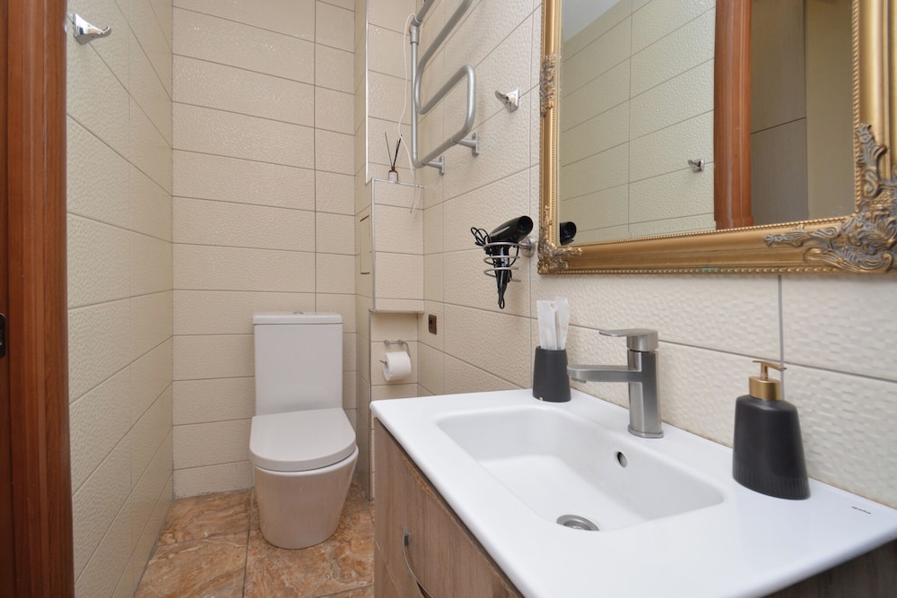 Apartment with balcony on Nalbandyan