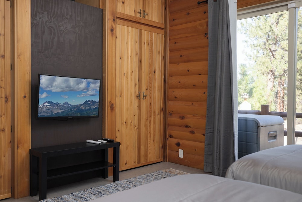 High-end Cabin 3BR 30min to Hoodoo Ski