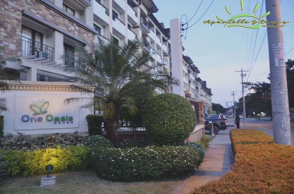 1 Bedroom Deluxe Condo at Apartelle D' Oasis