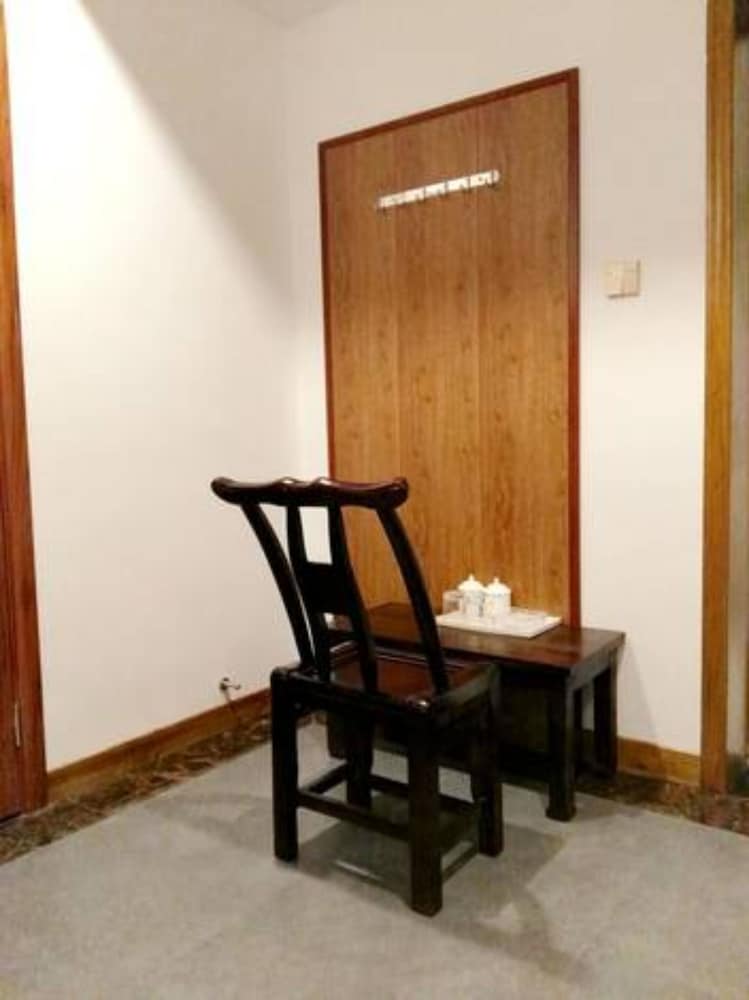 Qijiayi Theme Hostel No.2 Shop