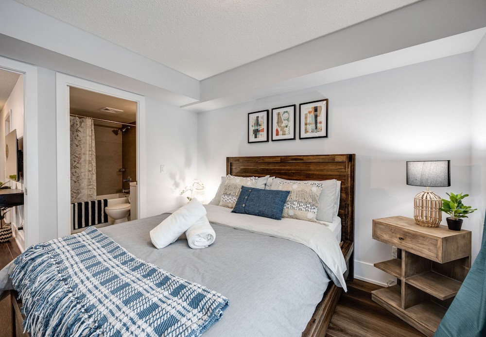 Applewood Suites - CN Tower & Convention