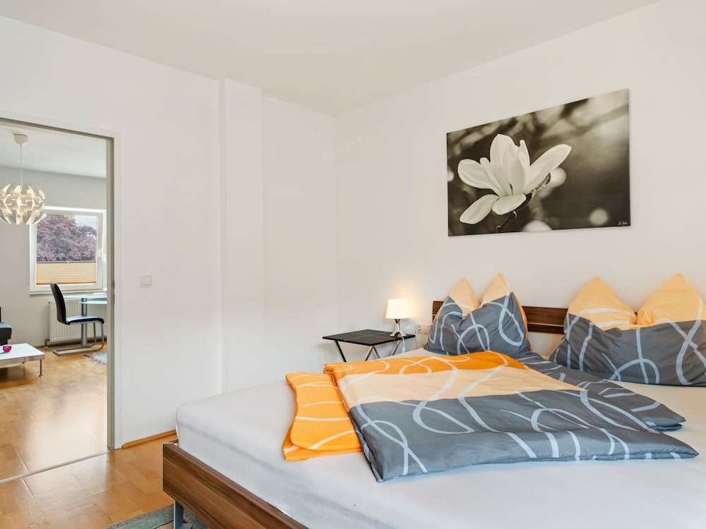 Elegant Apartment in Innsbruck near Golden Roof view 2