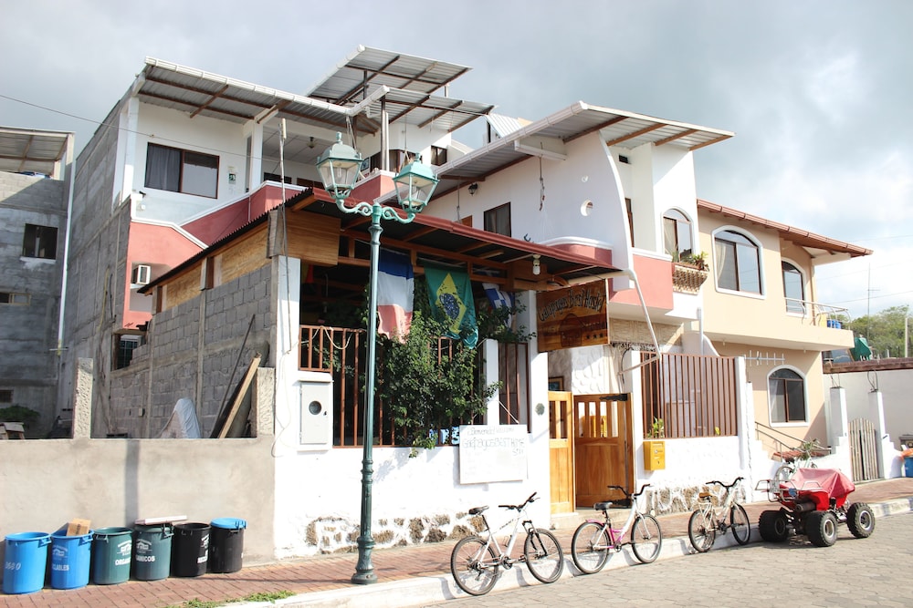 Hotel Galapagos Best Hostel - Image 1