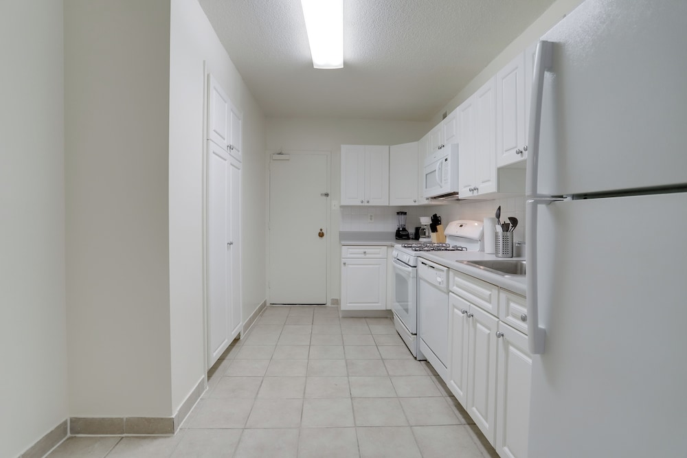 Crystal City Comfortable Apartments