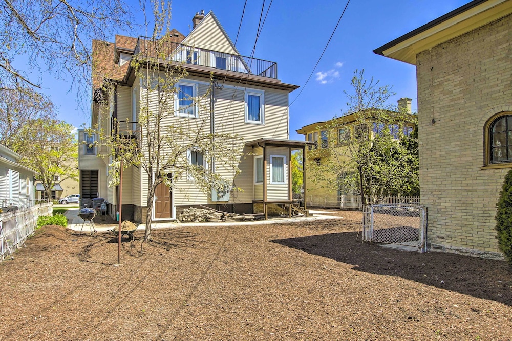 Apt w/ Shared Gas Grill, 2 Blocks to Dtwn! view 4