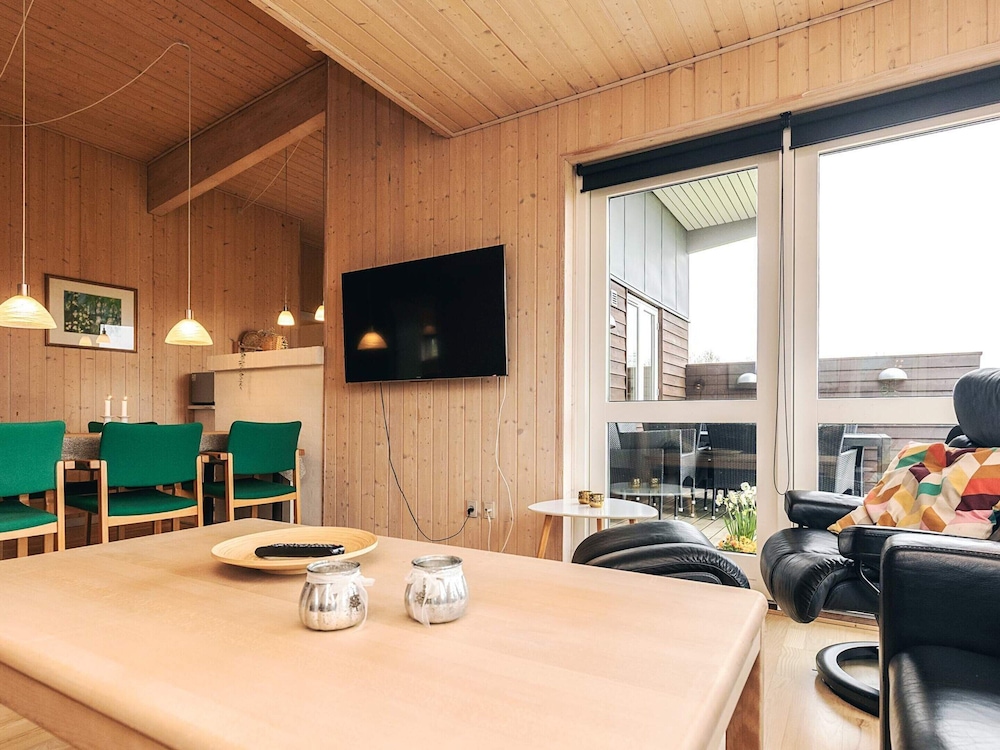 Well-maintained Holiday Home in Faborg