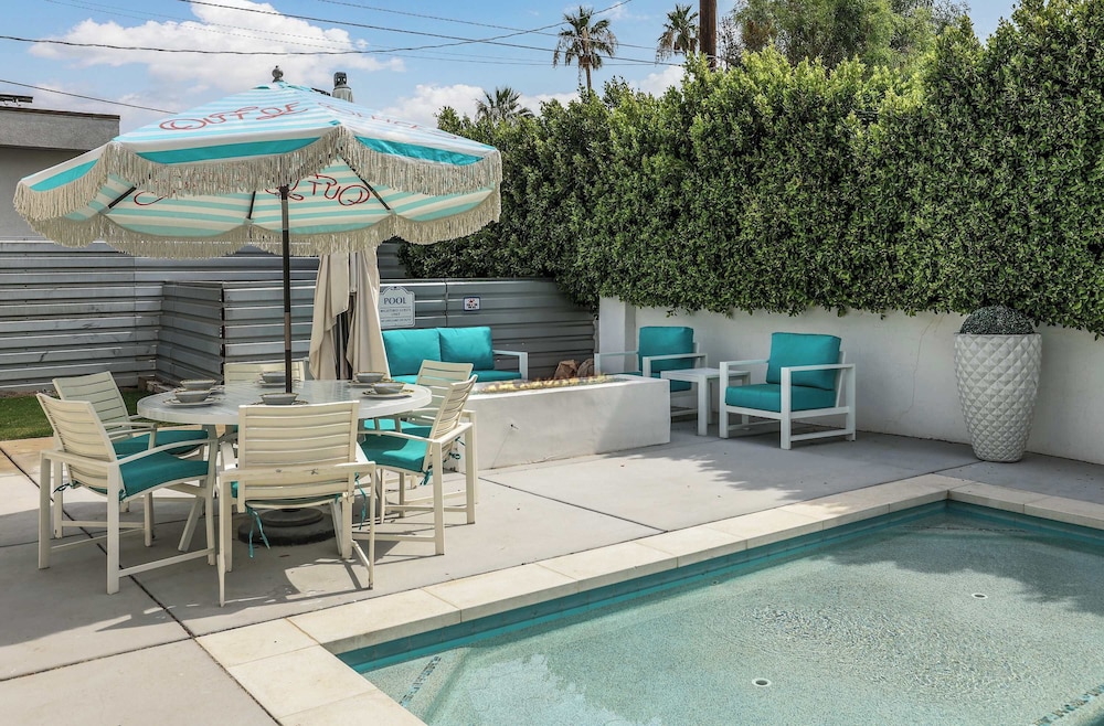 Villa L'orange Pool and Hot Tubs