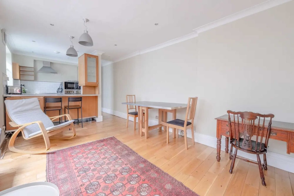 Lovely 1 Bedroom With Patio - 10 Mins From Hyde Park
