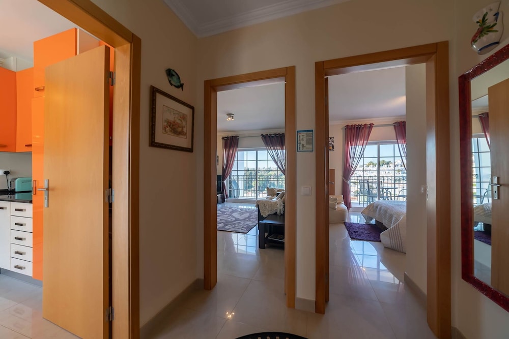 Lily Fabulous 1 BED APT With Roof Terrace Pool