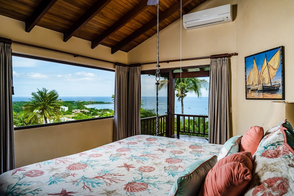 Luxury Villa Hot Tub Ocean Views Fully Staffed