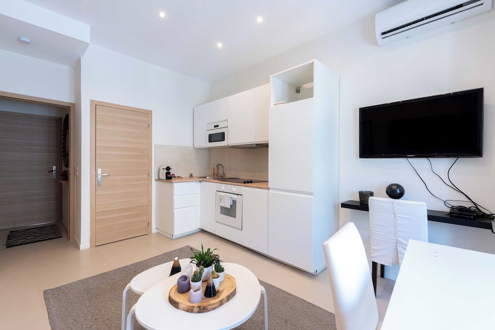 Nice Apartment Juan-les-pins - 300m Beach