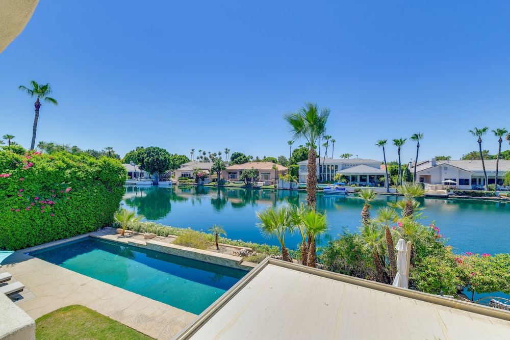 Waterfront Luxury Gilbert Retreat w/ Pool  Spa! - Property Image 17