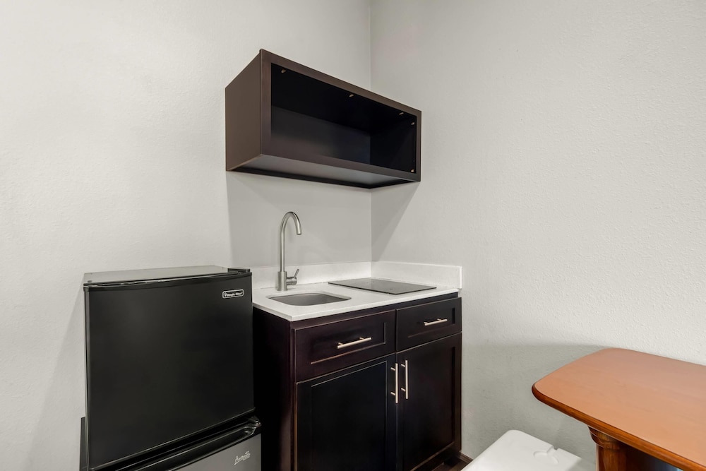 Suburban Studios Ridgecrest near China Lake Naval Station