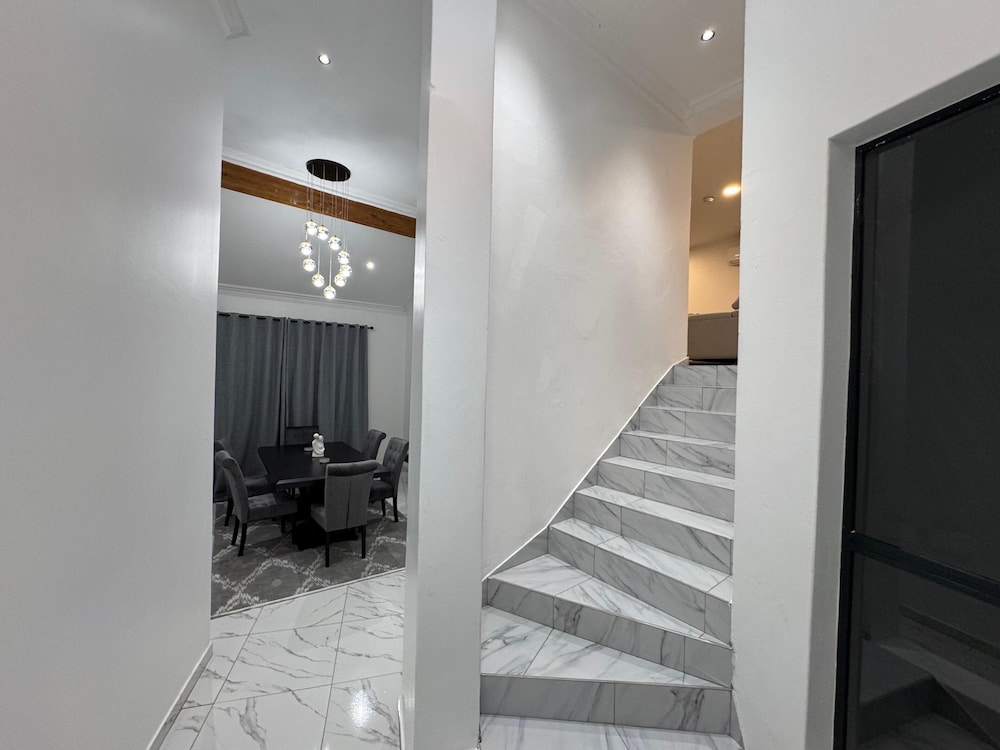 Bryanston Luxury Secure 4BR Haven