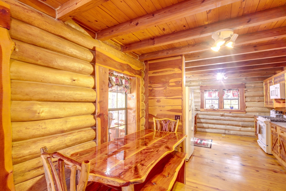 Serene Pikeville Cabin: 20 Mi to Fall Creek Falls! view 3
