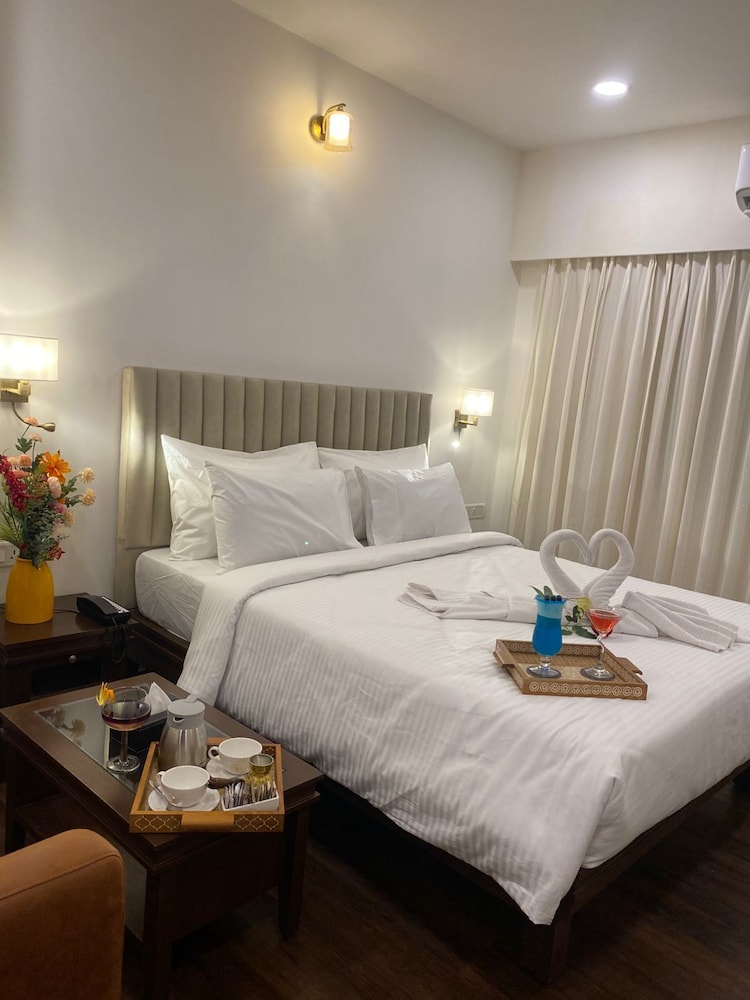Ello Hotels