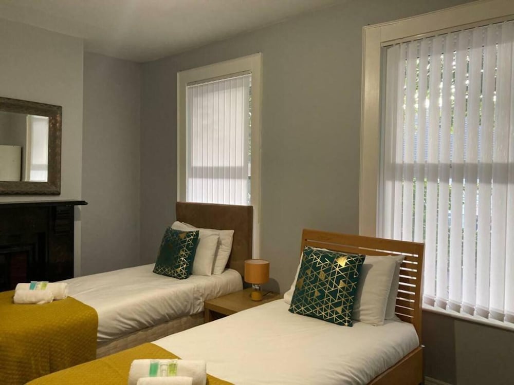 So-fresh So-clean Beautiful 3-bed House n Belfast view 4