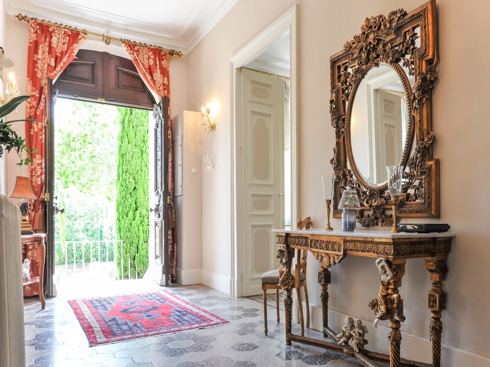 Elegant Holiday Home Near the Canal du Midi view 2