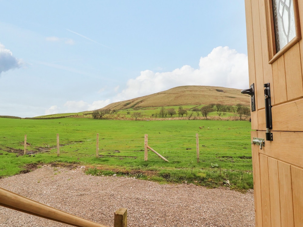 Hillcrest Shepherds Hut